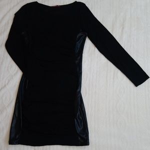 Silvergate | Fitted Black Long Sleeve Midi Dress!